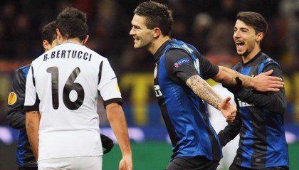  布莱顿新星弗格森梅开二度，入选月最佳阵容  