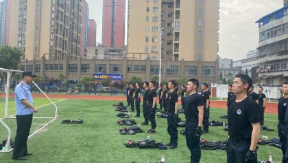  门兴防线告急急需调整应对危机