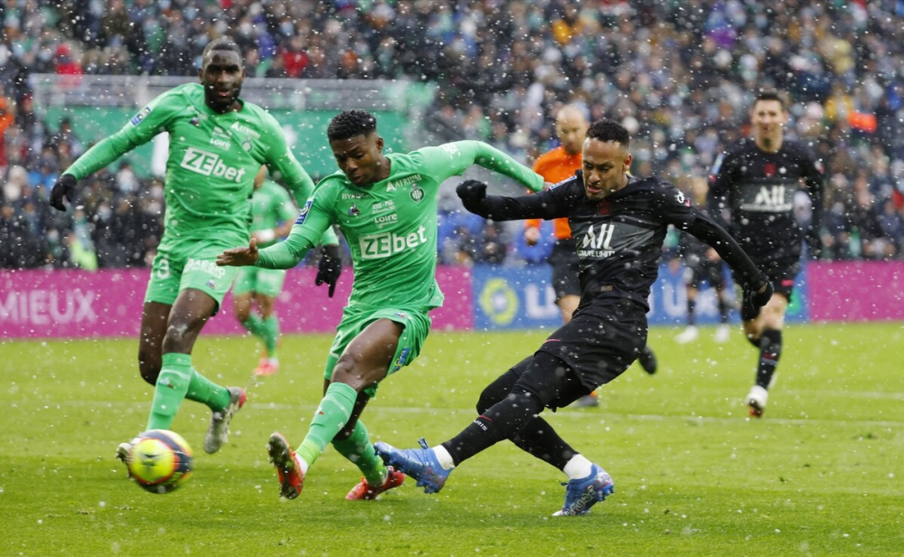  巴黎圣日耳曼青训营爆发疫情，梯队赛事暂停  